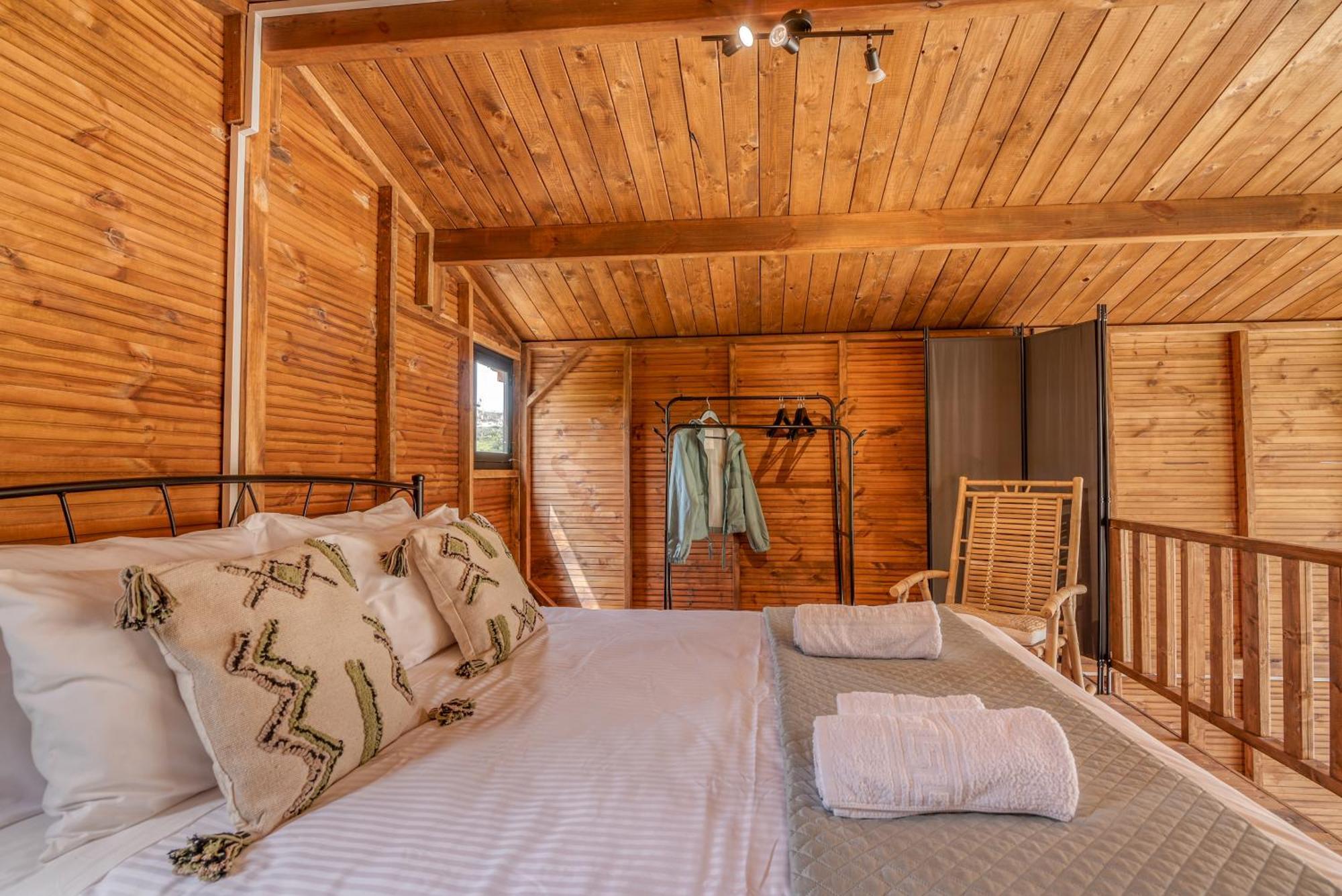 Wooden House Apartments Kalathenai Екстериор снимка